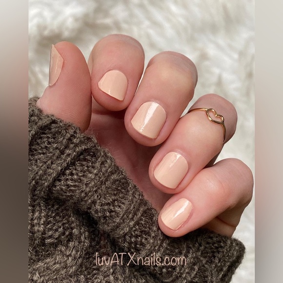 Color Street 𝐇𝐀𝐕𝐀𝐍𝐀 𝐇𝐎𝐍𝐄𝐘 (retired) - Picture 1 of 3